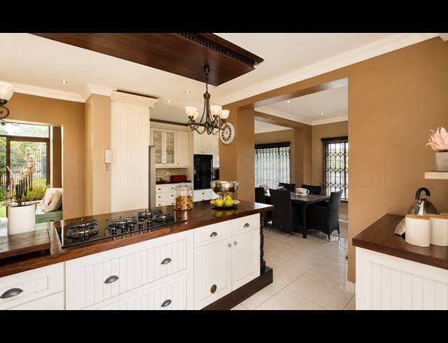 7 BEDROOM HOUSE FOR SALE IN THREE RIVERS